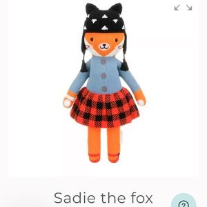 CUDDLE + KIND Sadie the fox